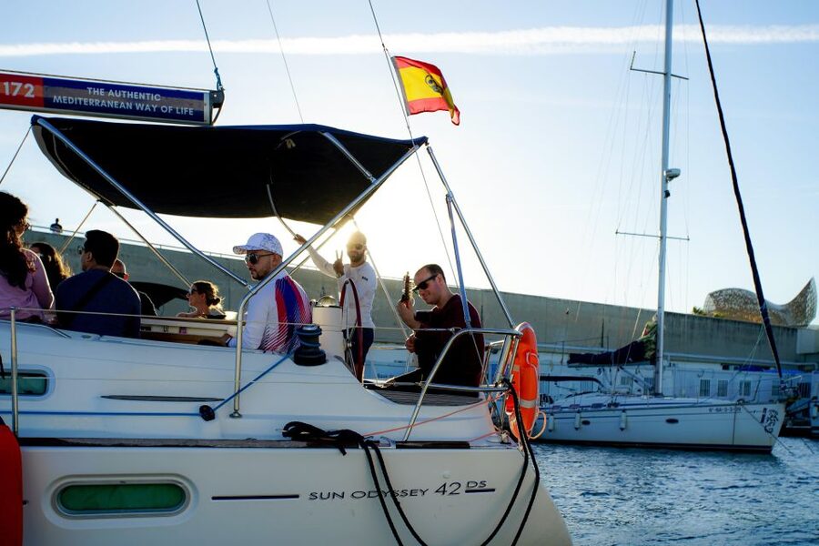 Barcelona: Sunset Sailing with Live Guitar Music and Tapas - Setting Out From Port Olimpic