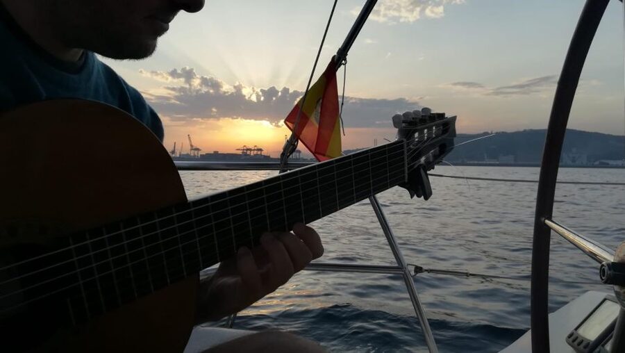 Barcelona: Sunset Sailing with Live Guitar Music and Tapas - What Two Hours on Bombon Feel Like