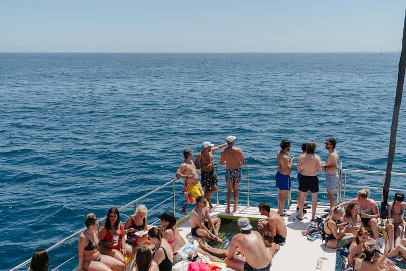 Barcelona: The Original Barcelona Boat Party - Returning to the Coconut Club and continuing out
