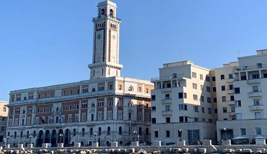 Bari by boat: admire the city from the sea with Aperitivo - Small boat comfort, weather, and group size