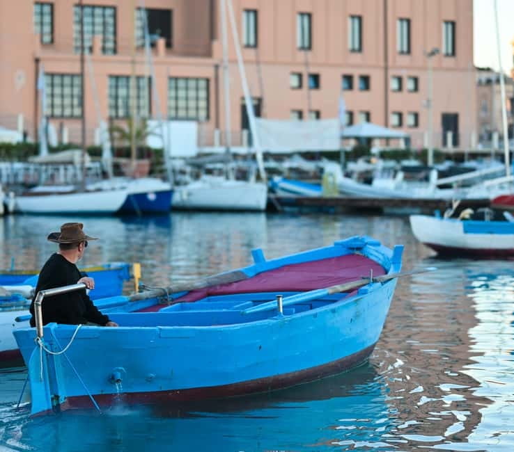 Bari:Private Boat Trip over "Gozzovigliando", fishermen boat - Key points to know before booking