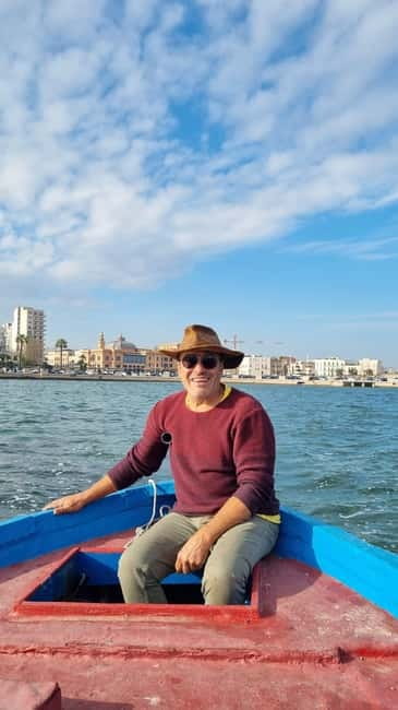 Bari:Private Boat Trip over "Gozzovigliando", fishermen boat - Seeing Bari’s old walls from the sea