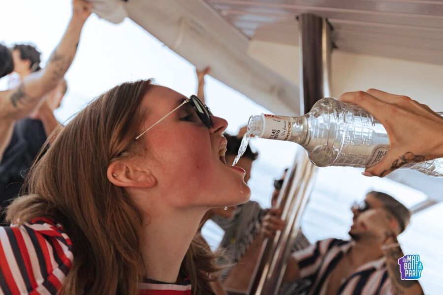 Benalmadena: Boat Party with a Drink - Who will enjoy this most