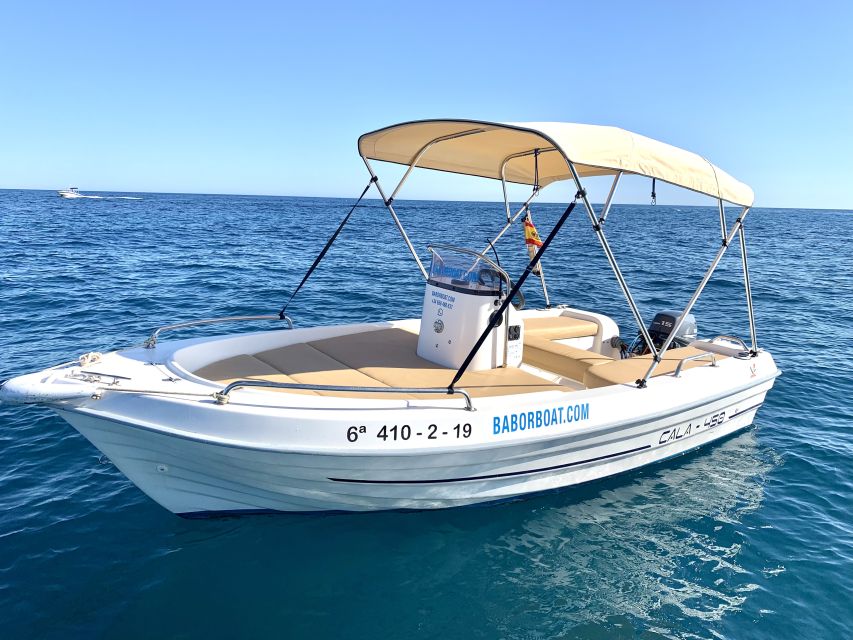 Benalmádena: Costa del Sol License-Free Boat Rental - Taking the wheel from Benalmádena Marina