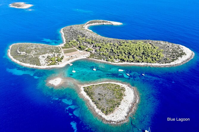 Blue cave, Mamma Mia and Hvar, 5 islands speedboat tour - The ride can be thrilling, cold, and rough