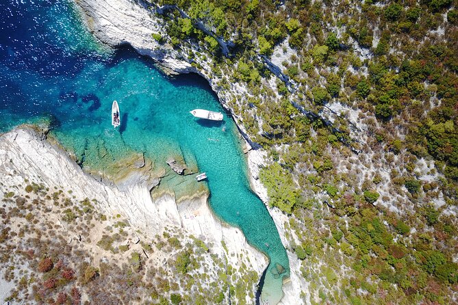 Blue Cave & Vis Island speedboat tour from Hvar - The Green Cave on Ravnik