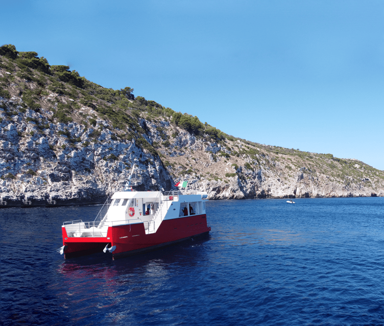 Boat Party al Tramonto nelle acque del Salento con Drink - Sunset Along the Leuca Coast