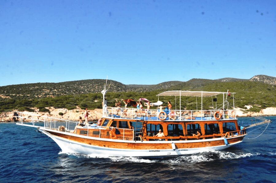 Bodrum Boat Tour with Lunch: Beaches and Islands - Leaving Bodrum harbor around 11:00