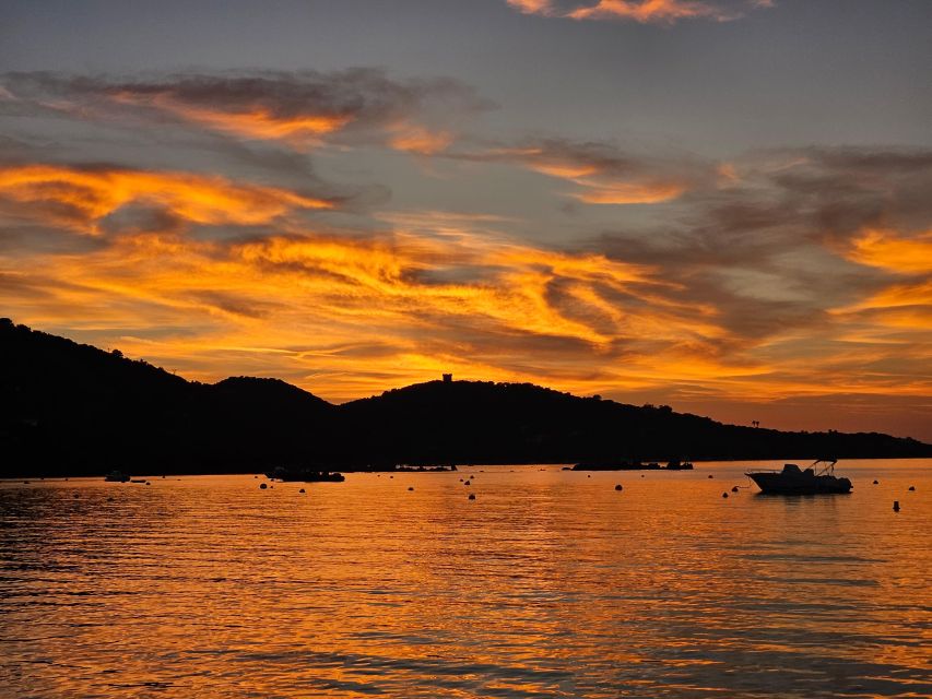 Bonifacio: sunset catamaran trip and aperitif - Who will enjoy this catamaran trip most?