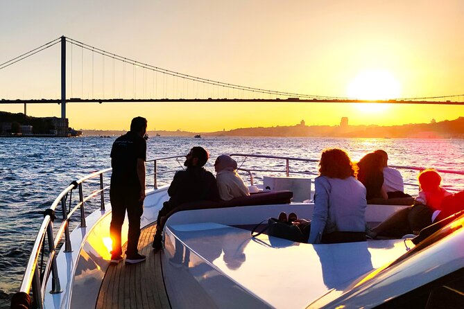 Bosphorus Sunset: An Enchanting Yacht Cruise in Istanbul - Why a sunset cruise is a smart first evening in Istanbul