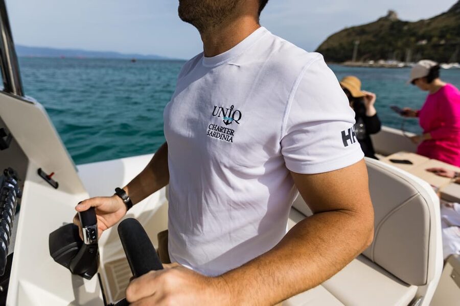 Cagliari: Boat Tour with 5 Snorkeling Stops & Free Drinks - Who should book this boat tour?