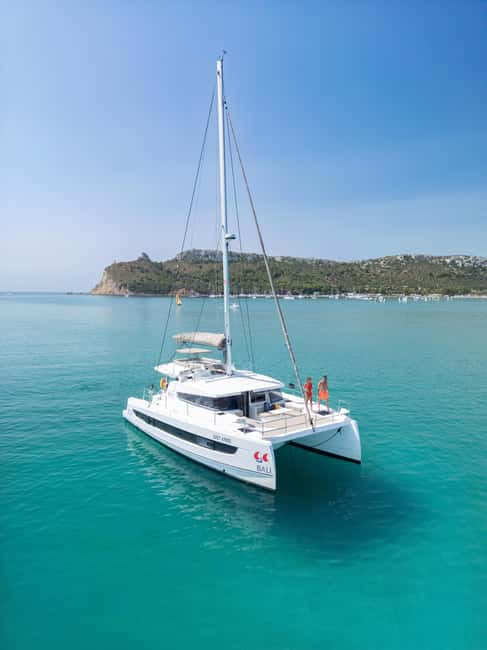 Cagliari: Catamaran Tour to the Gulf of the Angels - Sella del Diavolo from the sea
