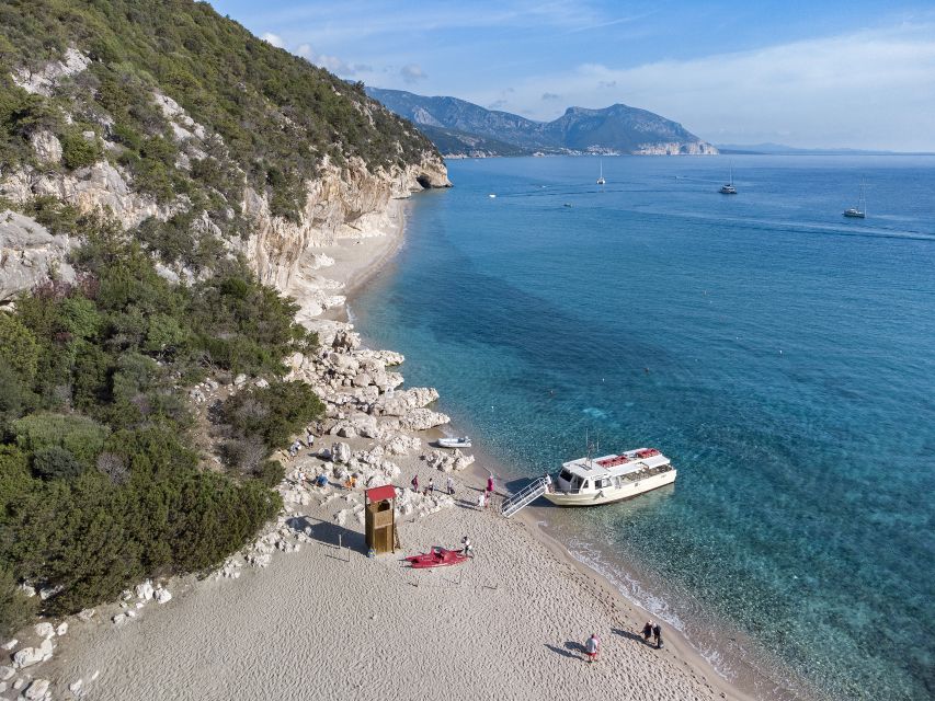 Cala Gonone: Boat ride to Cala Luna beach - What the $41 price really covers