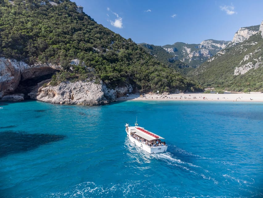 Cala Gonone: Cala Luna and Cala Sisine Boat Tour - The ride across the Gulf of Orosei