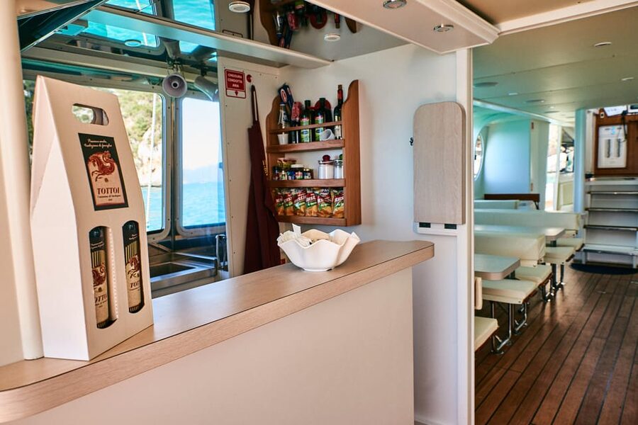 Cala Gonone:Cruise in the Gulf of Orosei with Cala Goloritzé - Cala Mariolu: the beach to prioritize