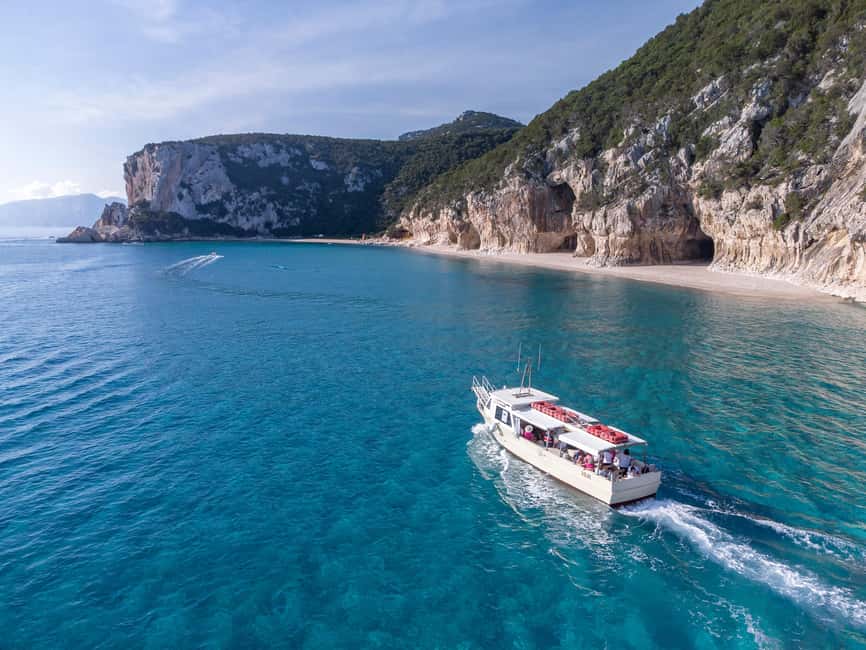 Cala Gonone: Grotta Bue Marino & Cala Luna Beach Boat Trip - The Gulf of Orosei from the water