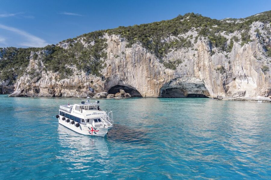 Cala Gonone: Grotta del Bue Marino and Cala Luna Boat Tour - What this Cala Gonone boat tour actually includes