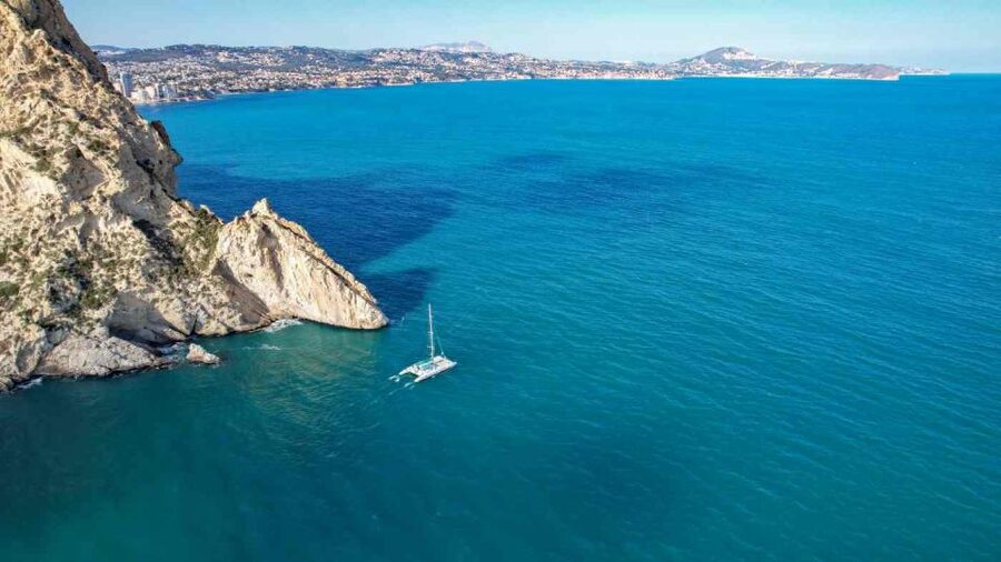 Calpe: Sailing Catamaran with Lunch - The anchorage and the swimming stop