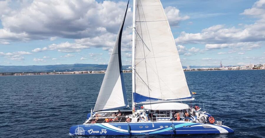 Cambrils: Costa Daurada Sail Catamaran Cruise - The cruise in four quick points