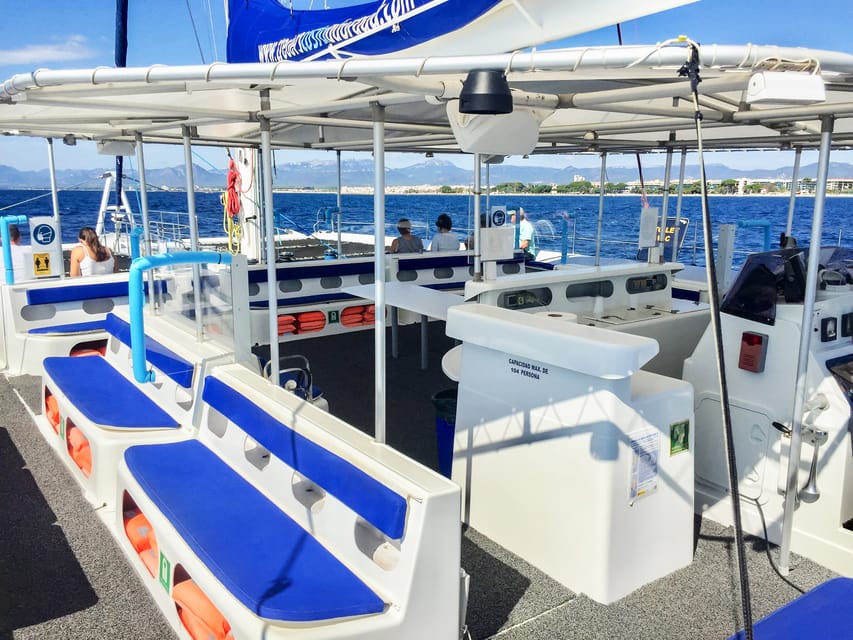 Cambrils: Costa Daurada Sail Catamaran Cruise - The crew and the overall mood