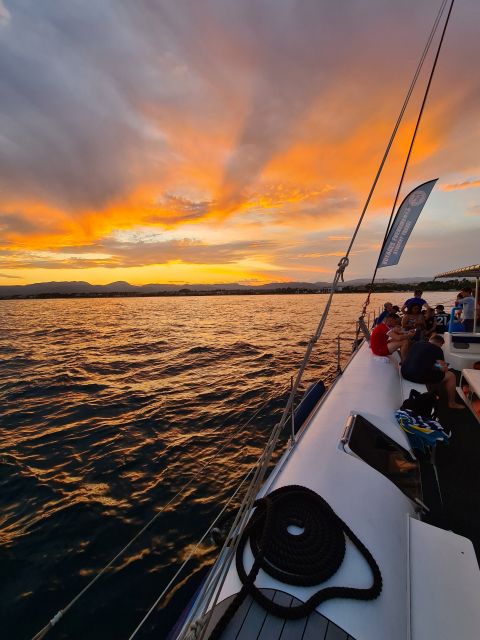 Cambrils: Costa Dorada Sunset Catamaran Cruise with Drinks - The quiet inlet and 30-minute swim stop