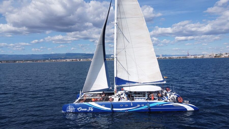 Cambrils: Costa Dorada Sunset Catamaran Cruise with Drinks - Sunset from the Costa Dorada