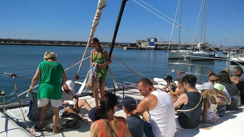 Cambrils/Salou: Coastline Catamaran 2h with drinks, pickup - Setting out from Cambrils at 10:00