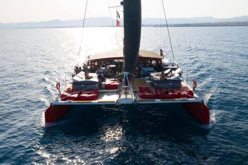 Cambrils/Salou: Coastline Catamaran 2h with drinks, pickup - Anchoring near Platja de les Palmeres