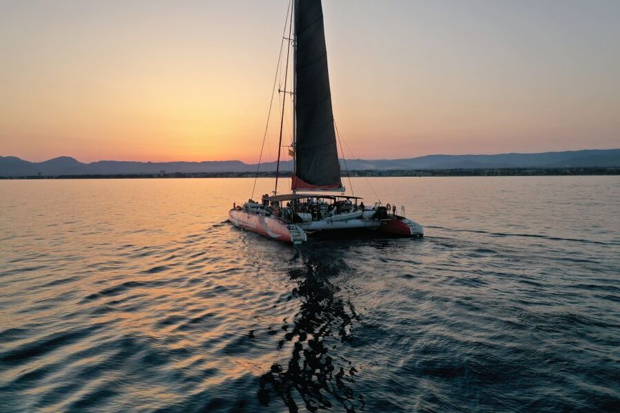 Cambrils: Sunset Catamaran Cruise & Drinks w/ Sunbed - The first 45 minutes: sailing out from Cambrils