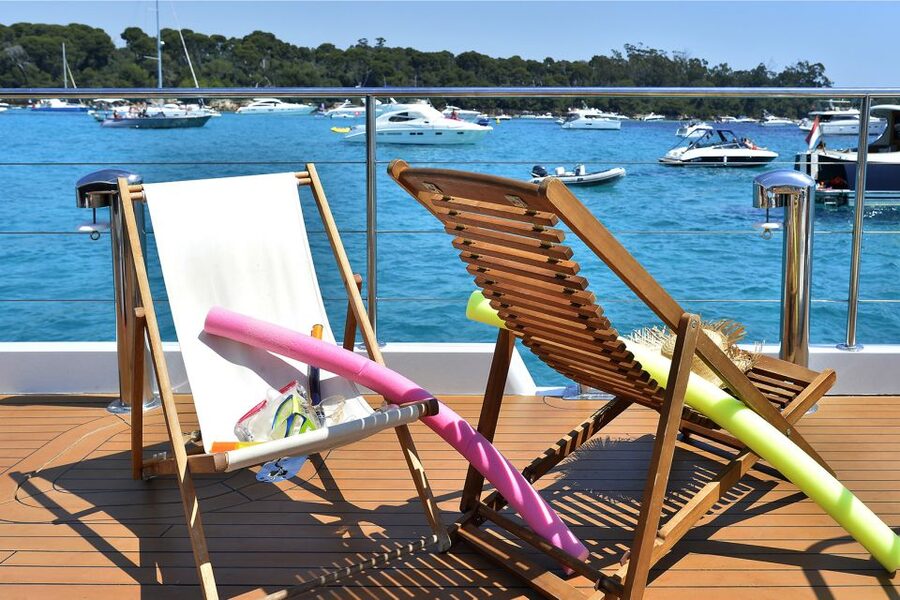 Cannes: Half-Day Catamaran Cruise with Lunch - How to make the most of the morning