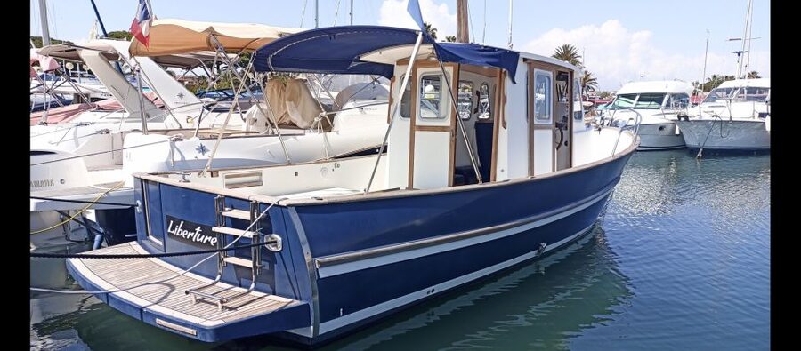 Cannes: Private Boat Trip to Lerins Islands & Cap d'Antibes - Bring lunch, wine, or order food by boat