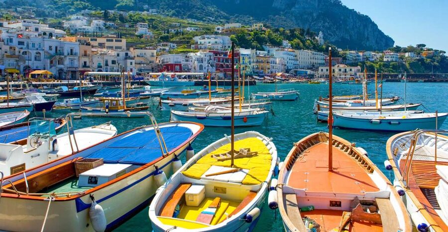 Capri: Boat and Island Tour - Meeting at Capri Port and getting organized