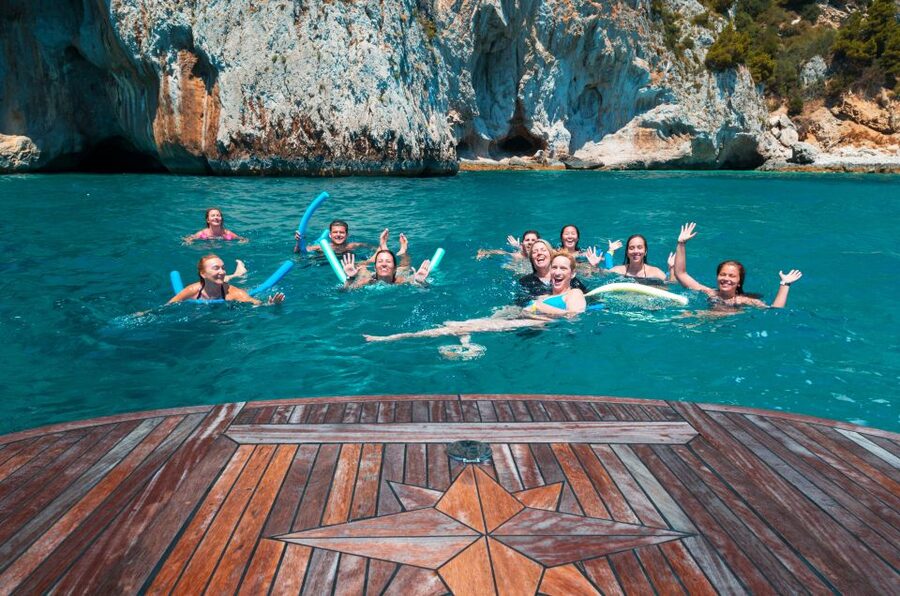 Capri: Full-Day Small Group Boat Tour - What the strongest praise gets right