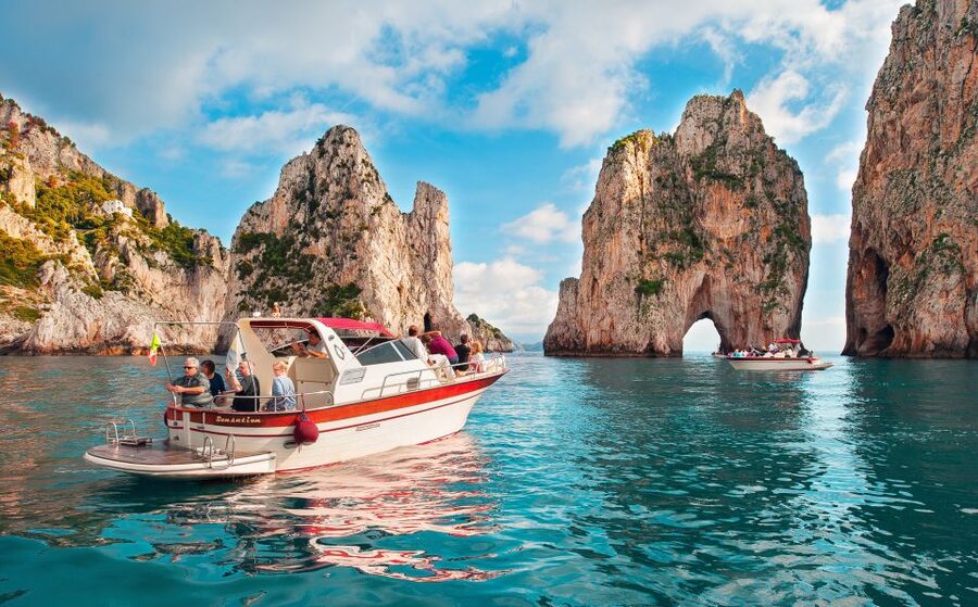 Capri: Full-Day Small Group Boat Tour - Food, drinks, and the return to Sorrento