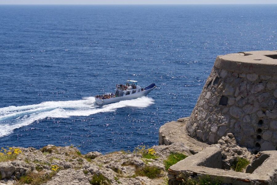 Capri: Guided Island Boat Tour With a Stop at the Caves - Tiberius’ Leap and the White Grotto