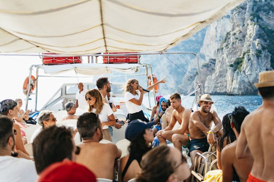 Capri: Island Boat Trip with Grottos - Casa Malaparte from the water