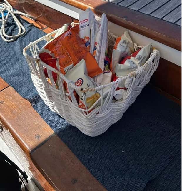 Capri: Scenic Boat Tour with Swimming, Limoncello & Snack - Who should book this boat ride?