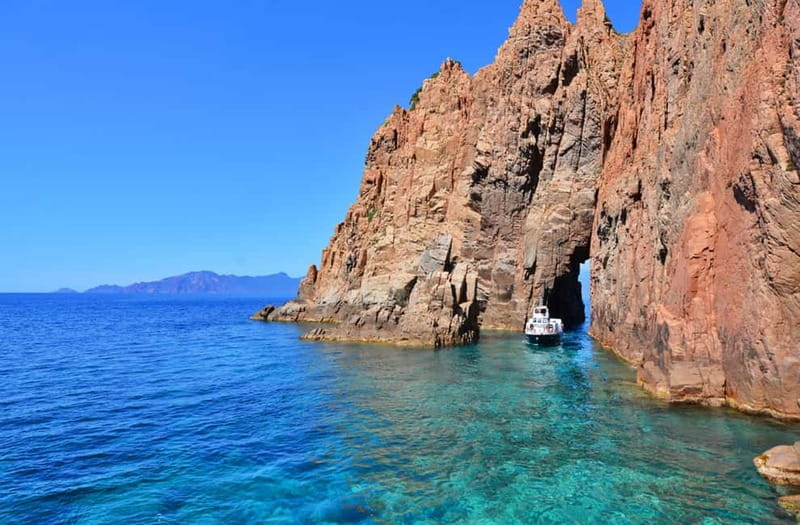 Cargèse: Calanques of Piana on a family boat - Arone Beach brings a change of pace