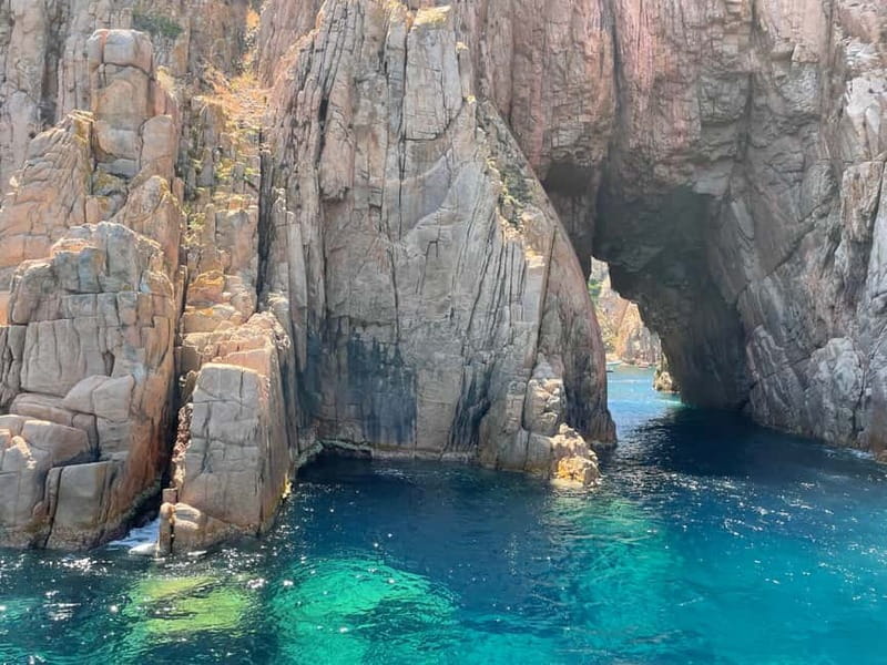 Cargèse: Calanques of Piana on a family boat - A family-friendly boat, with useful comforts
