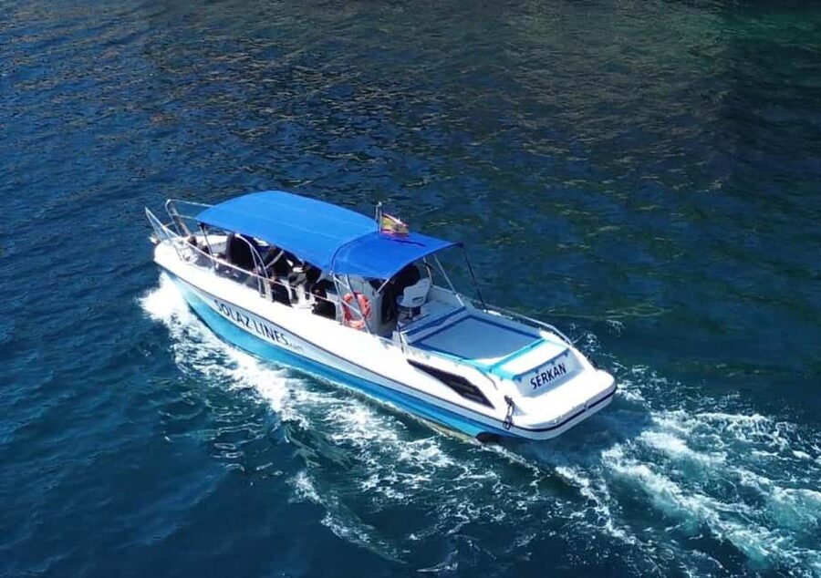 Cartagena: Guided boat tour of Cartagena and Algamecas Port - Commentary, skipper, and group size