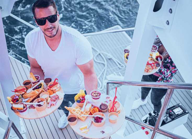 Catamaran Lucile | Sunday brunch - A Sunday outing built around the bay