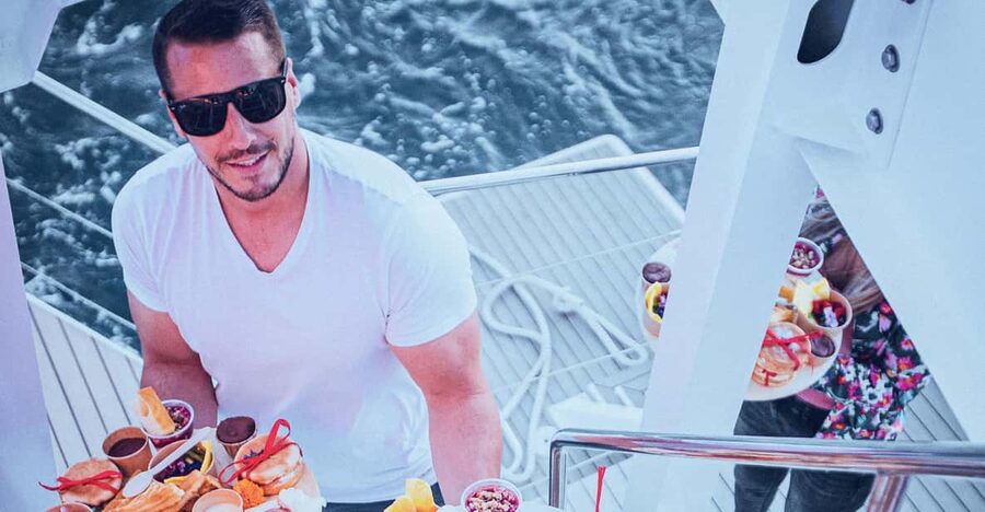 Catamaran Lucile | Sunday brunch - Meeting at Charles-de-Gaulle quay