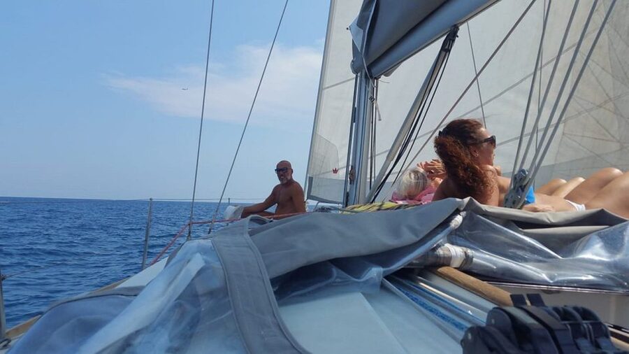 Catania: Coastline Sailing Trip 6hr with Aperitif and Lunch - Who should book this sailing trip