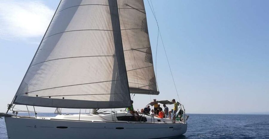 Catania: Coastline Sailing Trip 6hr with Aperitif and Lunch - Swimming at the Caves of Ulysses