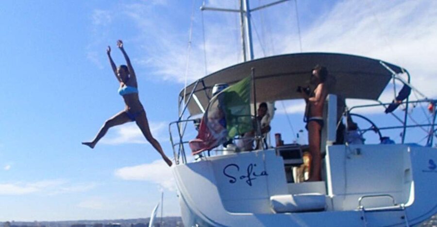 Catania: Coastline Sailing Trip with Aperitif and Prosecco - What the three-hour route feels like
