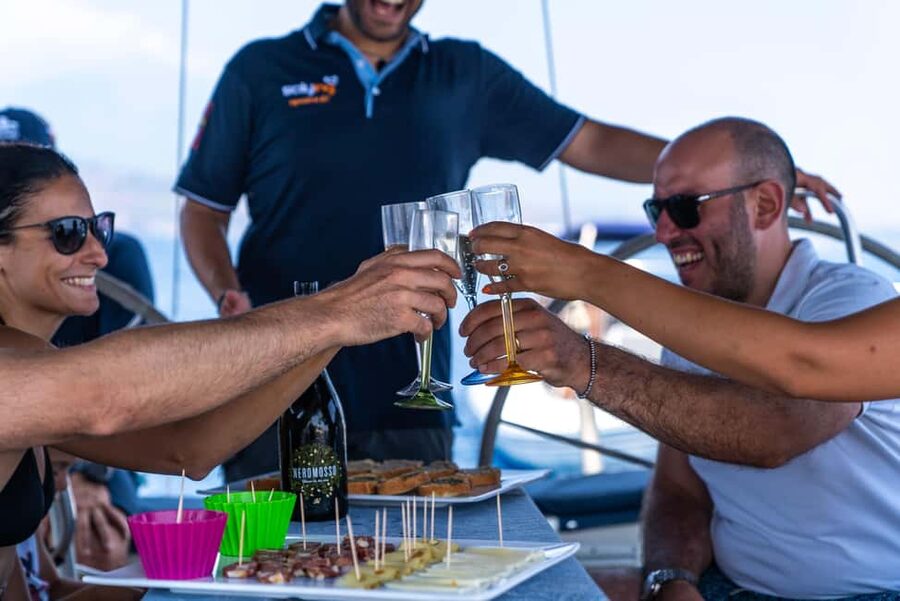 Catania: Cyclops Coast Cruise with Appetizer & Snorkeling - Sailing depends on the wind, not the brochure