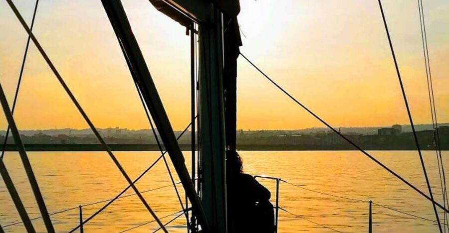 Catania: Guided Sunset Sailing Trip with Aperitif & Prosecco - Key points to know before booking