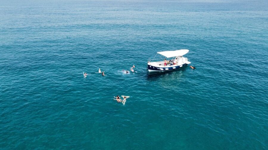 Cefalù: Guided Boat Excursion along the coast of Cafalù - A modest aperitif with prosecco