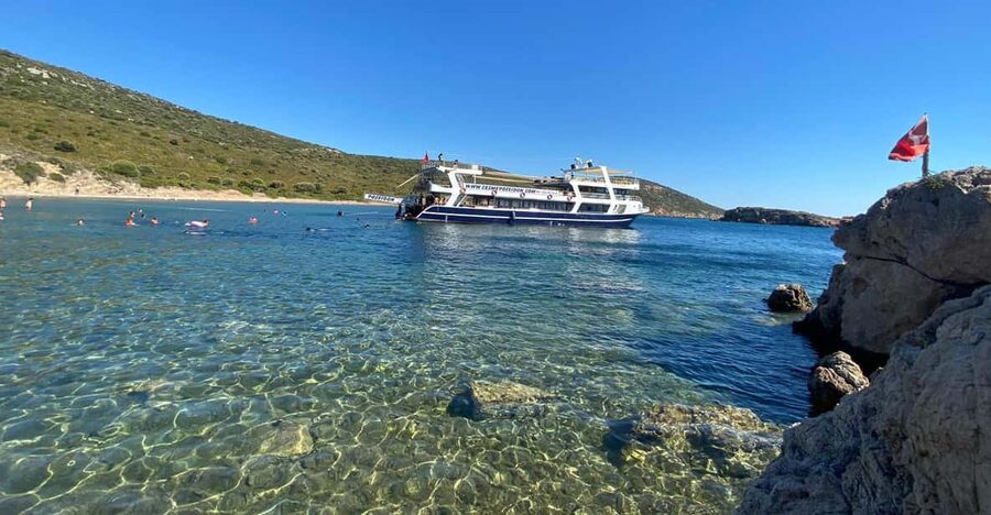 Cesme: Islands and Bays Boat Trip with BBQ Lunch - Who should book this experience?