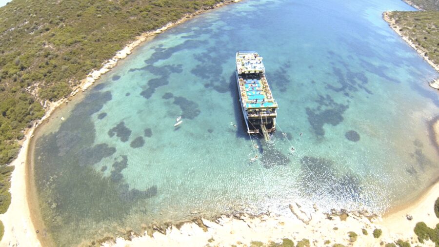 Cesme: Islands and Bays Boat Trip with BBQ Lunch - Aquarium Bay: the clearest first swim